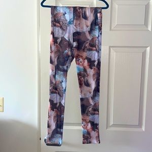 New never worn butterfly decoartive leggings. Super comfortable.